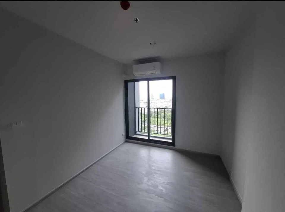 For sale: The Parkland Phetkasem 56, 1 bedroom, 1 bathroom, unfurnished unit. Don't miss out, reserve now!