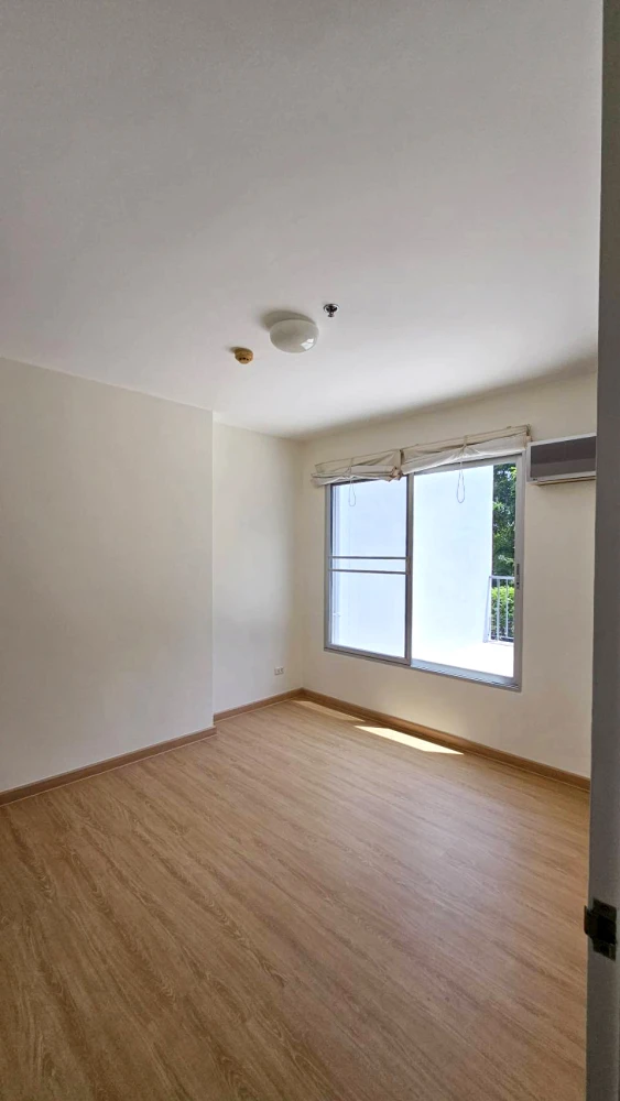 Selling a comfortable and spacious unit at The Parkland Srinakarin. It comes with complete amenities. Don't miss out, book now!