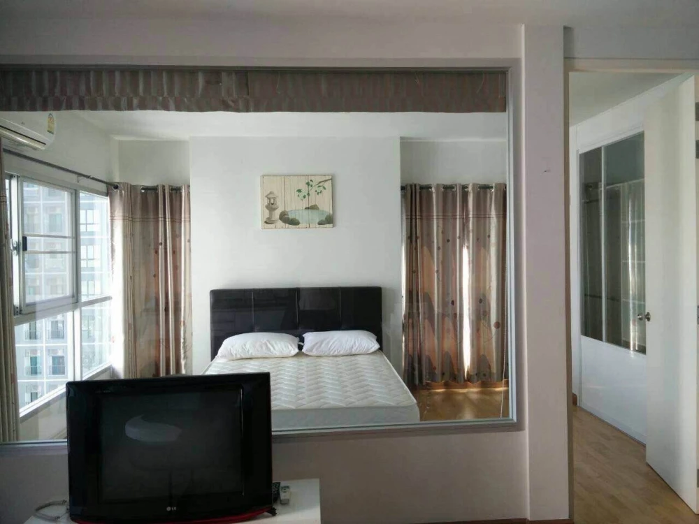 For sale: The Parkland Taksin-Thapra, corner room, not crowded, lots of usable space, complete facilities, hurry and book now!