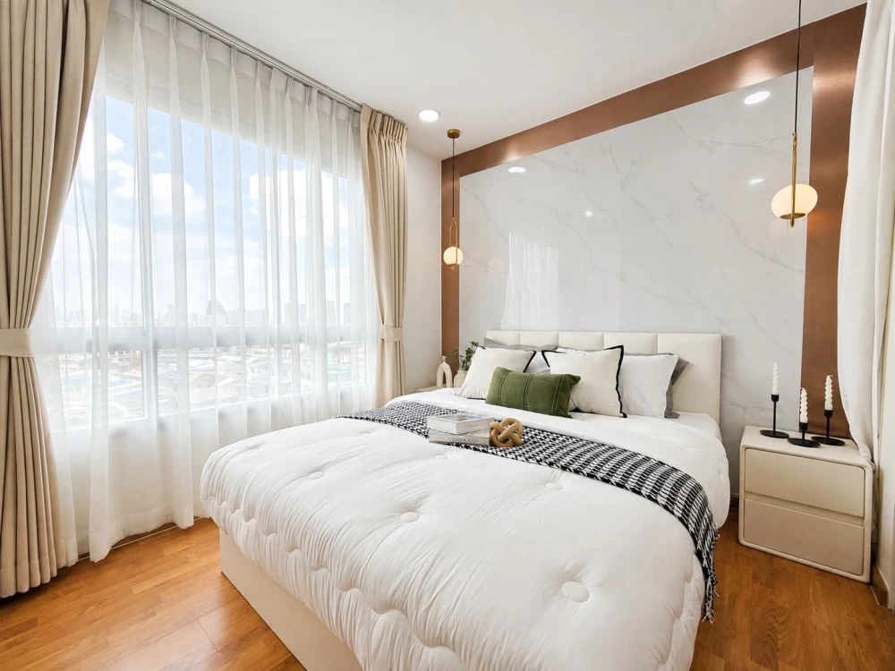 Selling The President Sathorn-Ratchaphruek. Beautifully decorated built-in furniture throughout the unit. North facing with unobstructed view. Great v