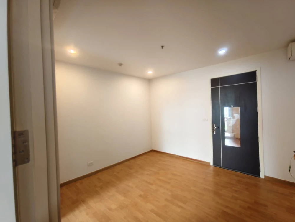 For sale: The President Sathorn – Ratchaphruek 2, empty room, room decoration lovers should not miss, good location, book now.