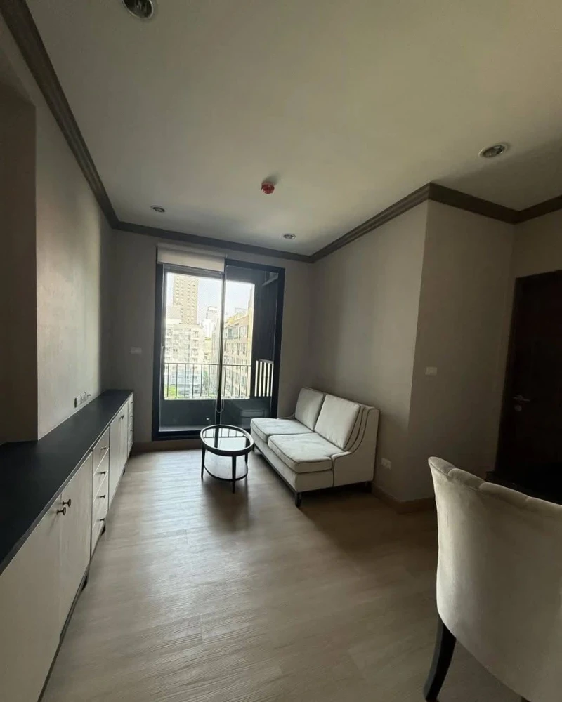 Selling 3 spacious rooms at The Reserve Kasemsan. No shared walls, unobstructed views, and complete privacy. Book now!