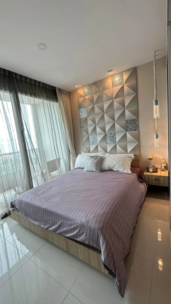 For sale: The Riviera Jomtien Pattaya, spacious and comfortable room, high floor, sea view. Reserve now before it's too late!!!