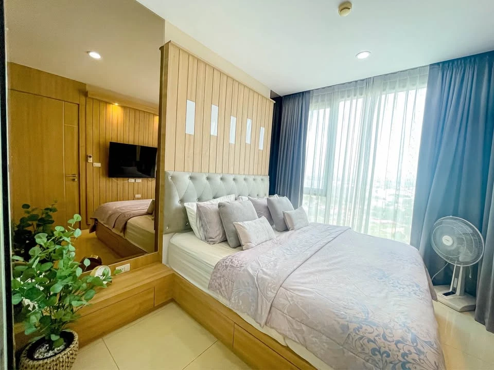Selling a fully furnished (and equipped) apartment with appliances on a high floor. Book now before it's too late!!!