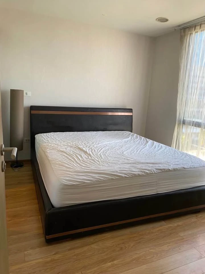 For sale: The TEMPO Phaholyothin 2, 8th floor, top floor, open view, plenty of usable space. Come and own it today.