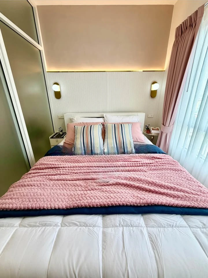 Selling The Tree Ladprao Wanghin. Beautifully decorated unit, very comfortable and ready to move in. Just bring your belongings!