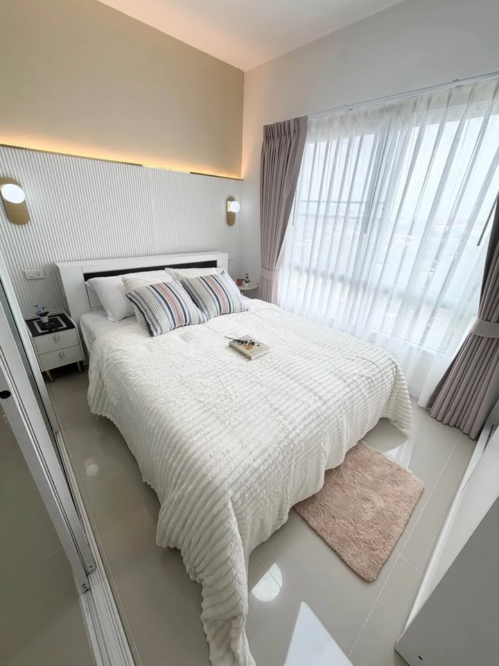 Selling The Tree Ladprao Wanghin, minimalist style unit with separate, enclosed kitchen area, ideal for those who enjoy cooking and want to prevent od