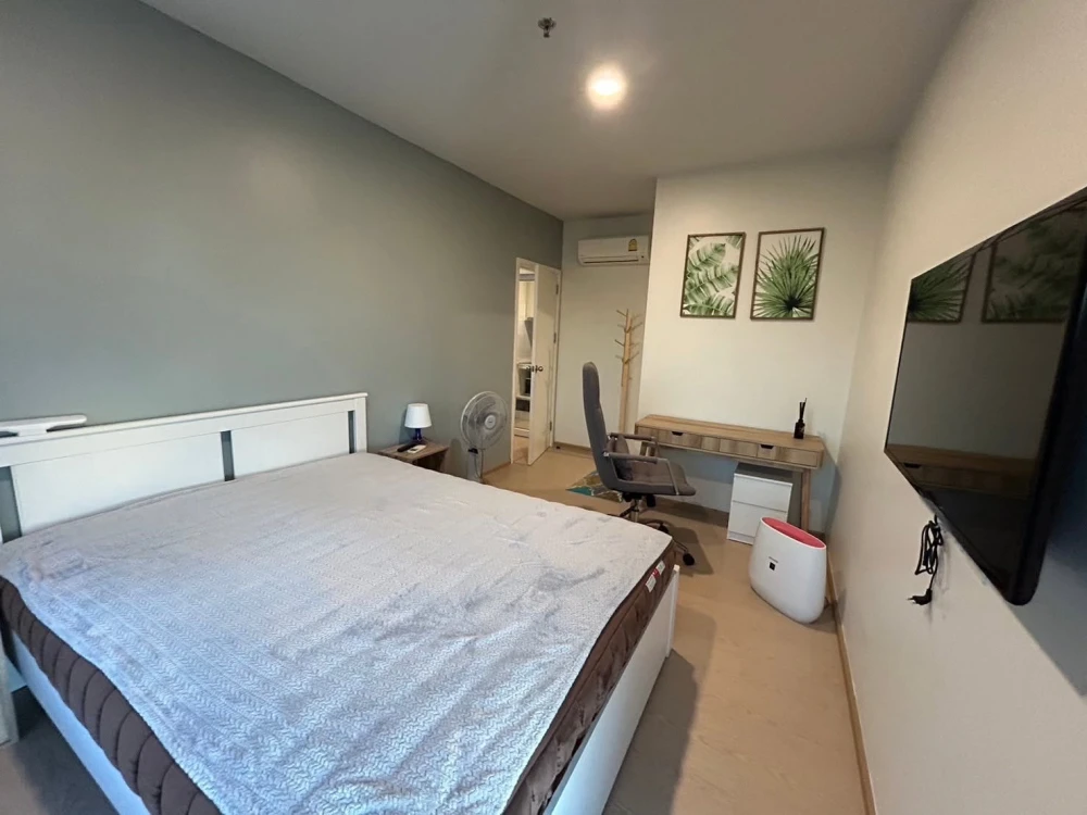 Selling The Tree Sukhumvit 71-Ekkamai, quiet corner unit, fully furnished and ready to move in, with all functions working perfectly.