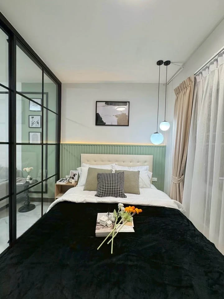 Selling The Tree Condo Ladprao. Beautifully decorated unit with a stunning color scheme. Fully furnished. You'll regret missing out!