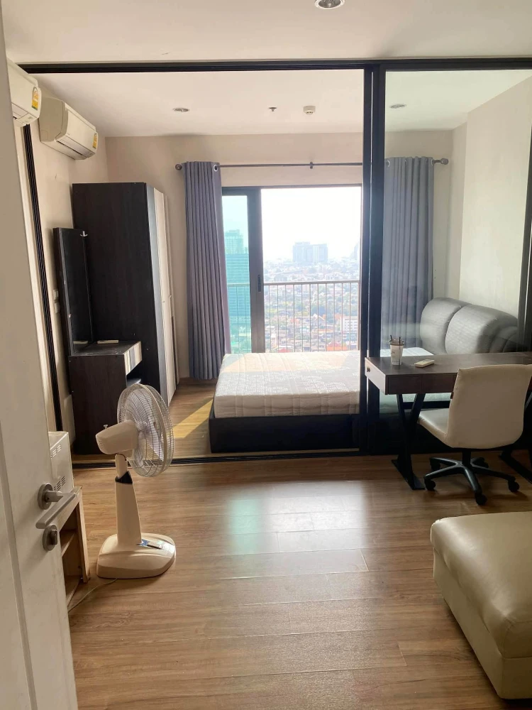 For Sale: The Tree Rio Bang Aor Station. Located on the 26th floor—an impressive height—offering views of the Chao Phraya River and Rama VIII Bridge.