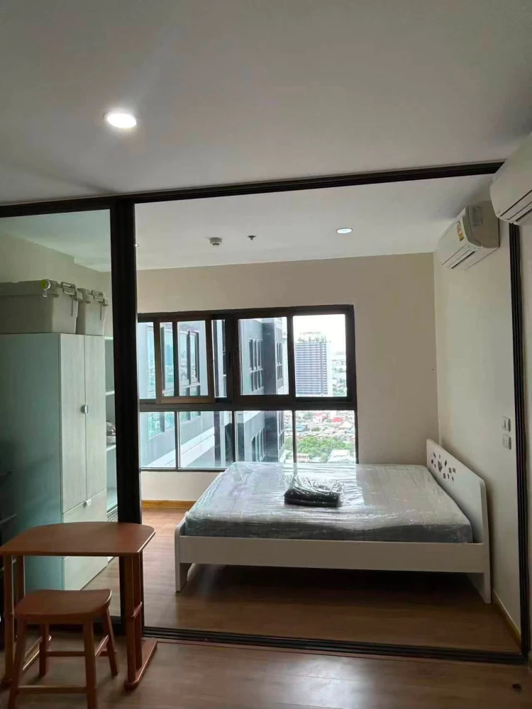 Selling The Tree RIO Bang-Aor Station 1 bedroom, 1 bathroom, fully furnished, beautiful unblocked city view. Book now!