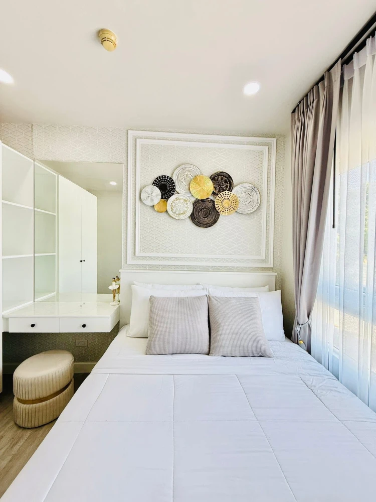 Selling The Trust Condo Central Pattaya. A lovely unit, fully furnished, on a low floor, spacious and comfortable. Book now!