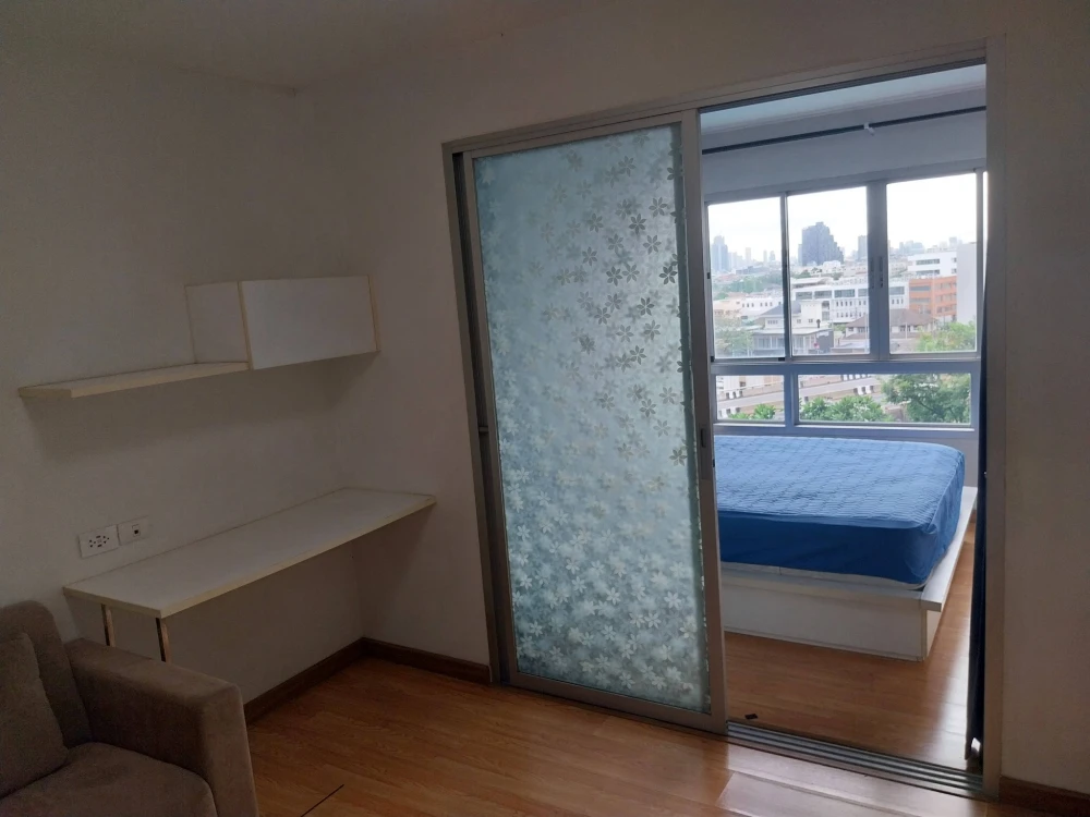 Selling The Trust Residence Pinklao, 25th floor, pool view, fully furnished, ready to move in. Book now!