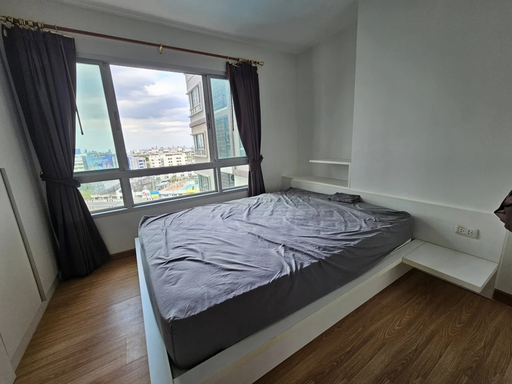 Selling The Trust Residence Pinklao, 1 bedroom, 1 bathroom. Great location, complete facilities, fully furnished. Book now!