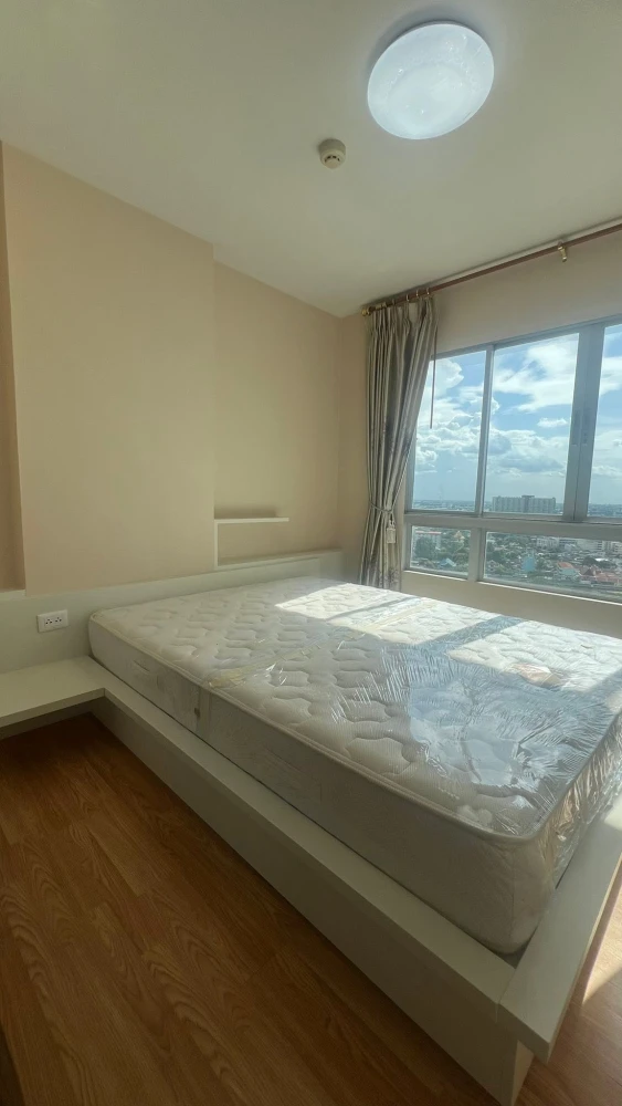 Selling The Trust Residence Pinklao, 1 bedroom, 1 bathroom. High-quality built-in furniture, beautiful city view. Book now!