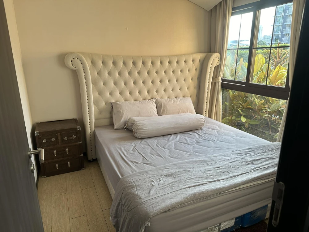 Selling a 1-bedroom, 1-bathroom unit at The Venetian Signature Condo Resort Pattaya. Prime location, fully furnished. Book now!