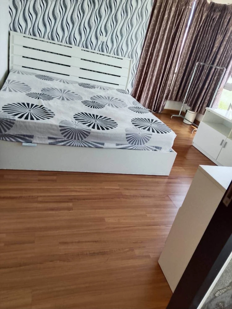 Selling The Wellington Condominium, 2 bedrooms, spacious living area, high-quality wallpaper. Don't miss out!