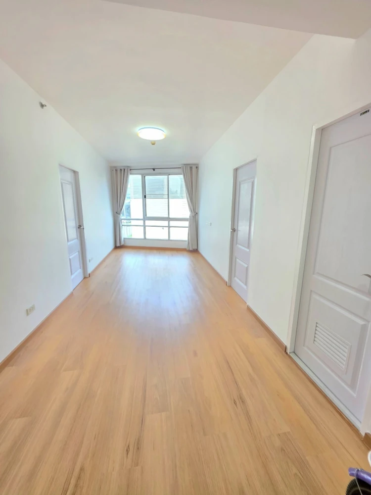 For sale: THE ZEST Lat Phrao, 2 bedrooms, 2 bathrooms, 1st floor, lots of usable space, comfortable, not cramped, hurry and reserve now.
