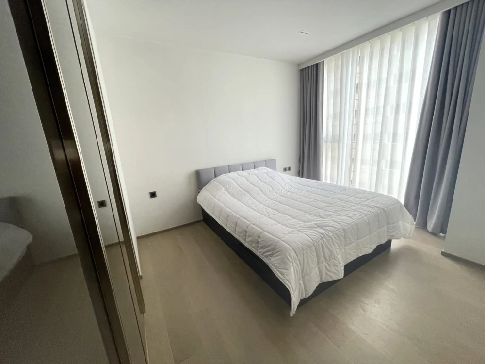 Selling Tonson One Residence. Very spacious rooms with plenty of usable space and a private, high-quality elevator. Book now!
