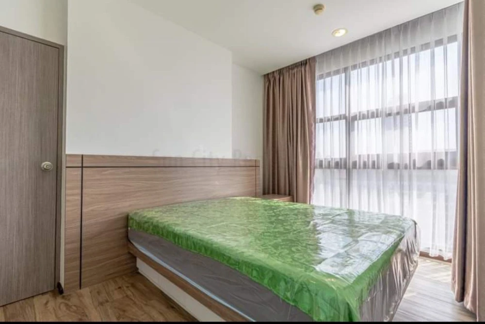 Tree Tops Pattaya (South Pattaya) condo for sale. Located on the 9th floor with half sea view and half city view. Wide main road frontage. Don't miss