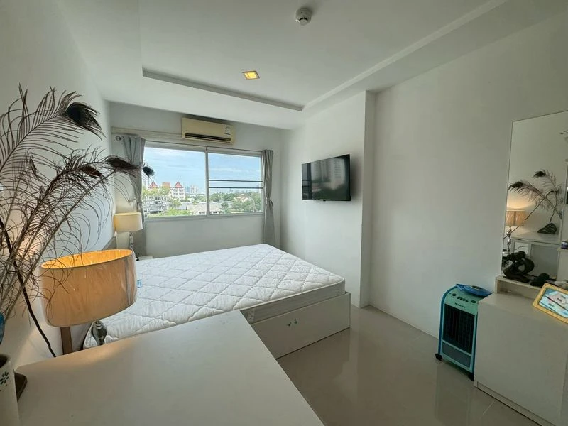 TrioGems Condo for sale (Jomtien), great location near Jomtien Beach! City view, fully furnished, don't miss out!