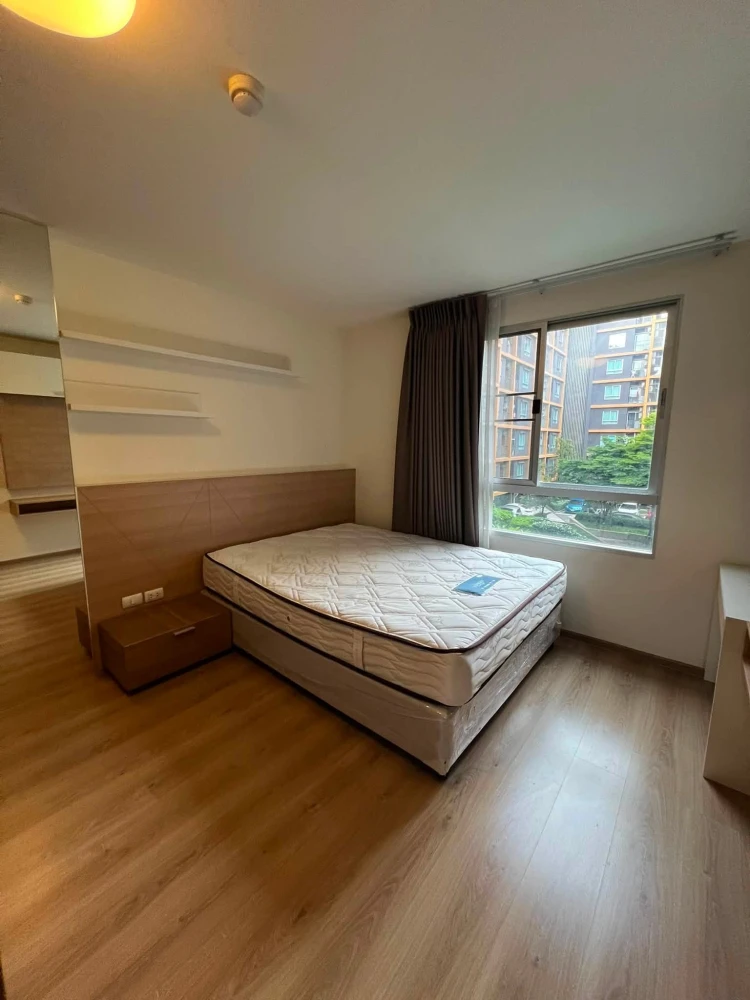 Selling a U Campus Rangsit-Muang Ek condo unit. The room is in excellent condition, spacious at 39 sq.m., easy to decorate, and doesn't feel cramped.