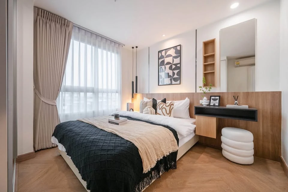 Selling U Delight @ Bangson Station, large 2-bedroom, 2-bathroom unit with unobstructed view. Beautifully decorated and ready to move in immediately.
