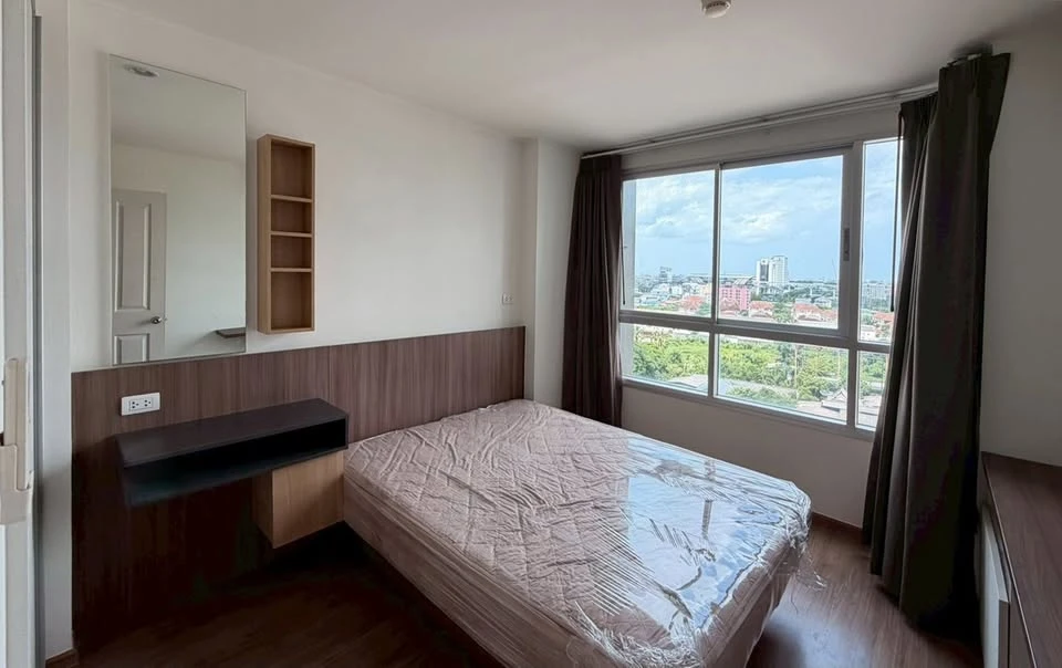 Selling U Delight @ HuaMak Station, north-facing unit in a great location. Fully furnished. Book now!