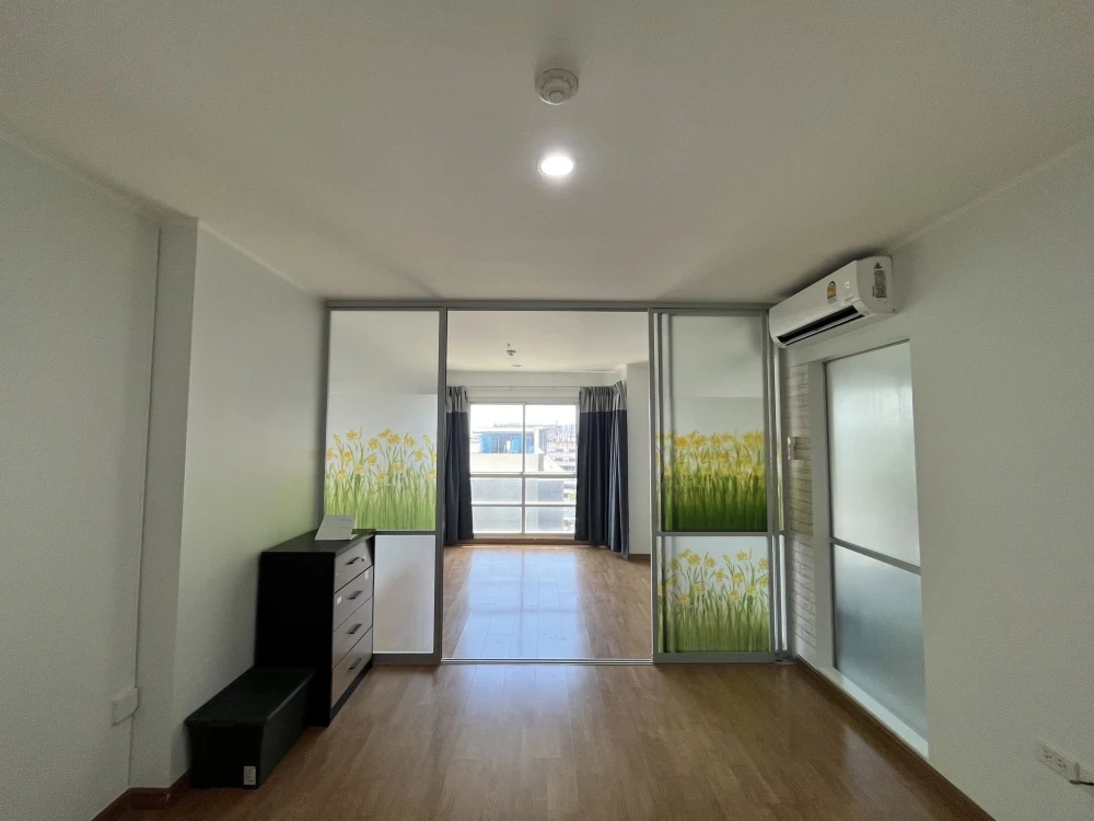 Selling U Delight @ Jatujak Station condo. Nice unit with complete amenities in a great location. Don't miss out!