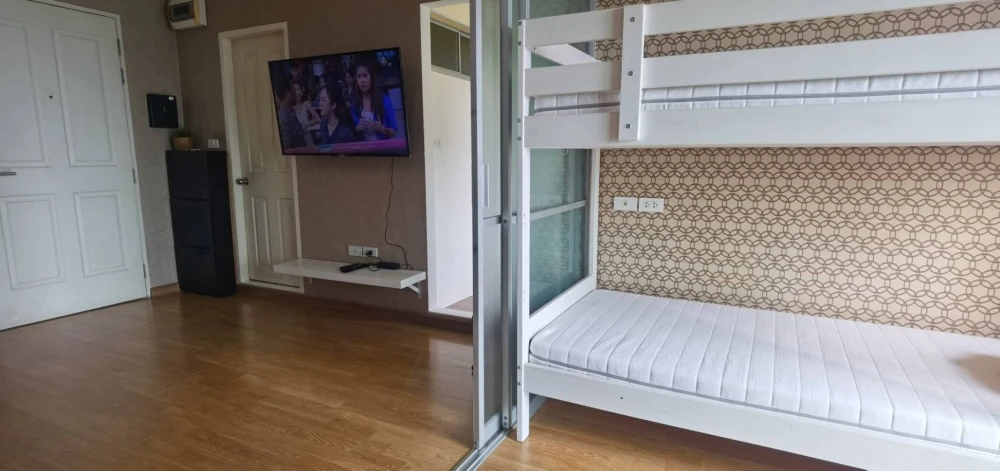 Selling a 2-bedroom, 2-bathroom unit at U Delight @ Jatujak Station. High floor with stunning views. Book now!