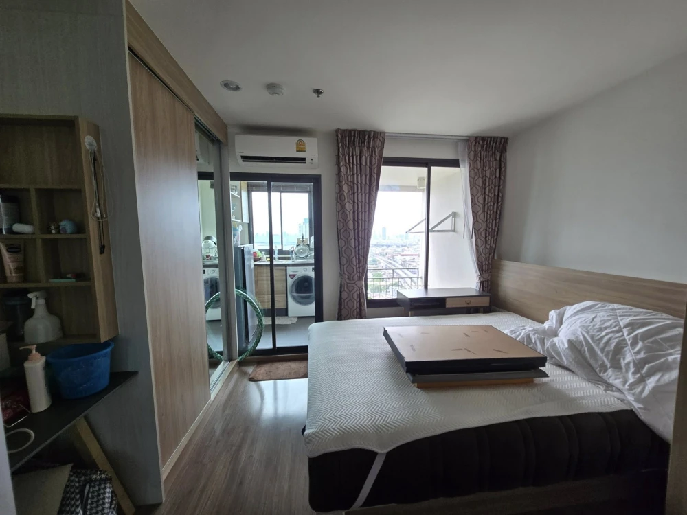 Selling U Delight Residence Riverfront Rama 3. Spacious rooms with ample living space and stunning Chao Phraya River views. Book now!