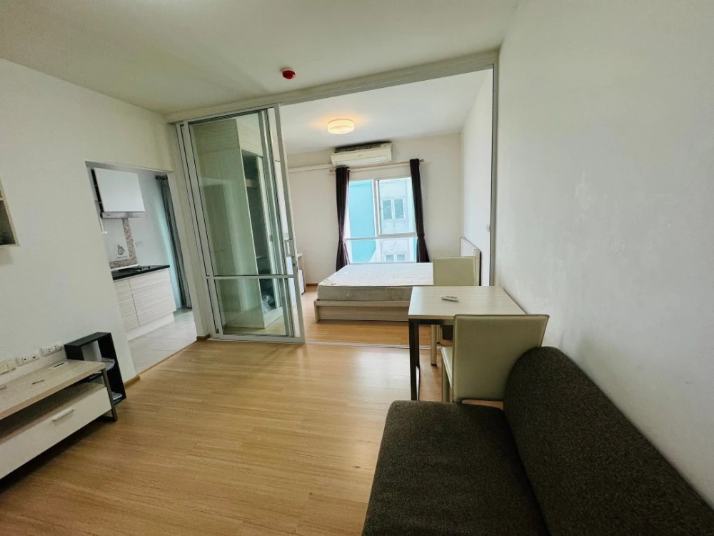 Selling UNIO Charansanitwong 3, Building F, 7th floor. Fully furnished with complete amenities. A highly recommended booking!
