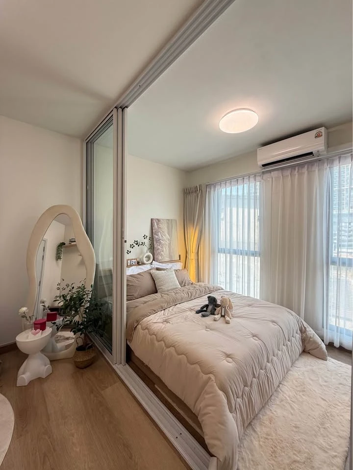 Selling Unio Sukhumvit 72 condo. Nice unit, fully furnished. Just bring your bags! Book now!