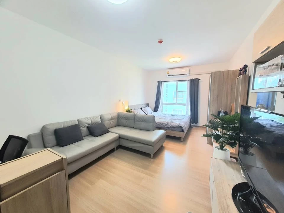 For sale: UNIO Charan 3, 5th floor, swimming pool view, fully furnished room, ready to move in. If interested, hurry and reserve now. Don't wait.