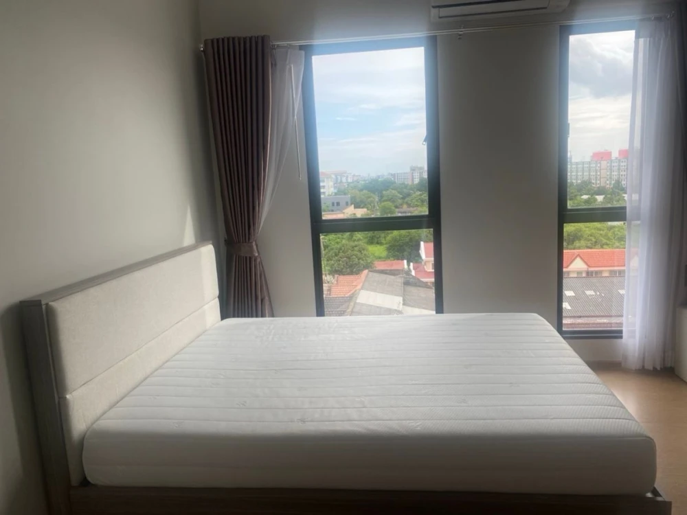 For sale: Unio Sukhumvit 72, 8th floor, fully furnished room, ready to move in. Interested in owning one? Hurry and reserve now.