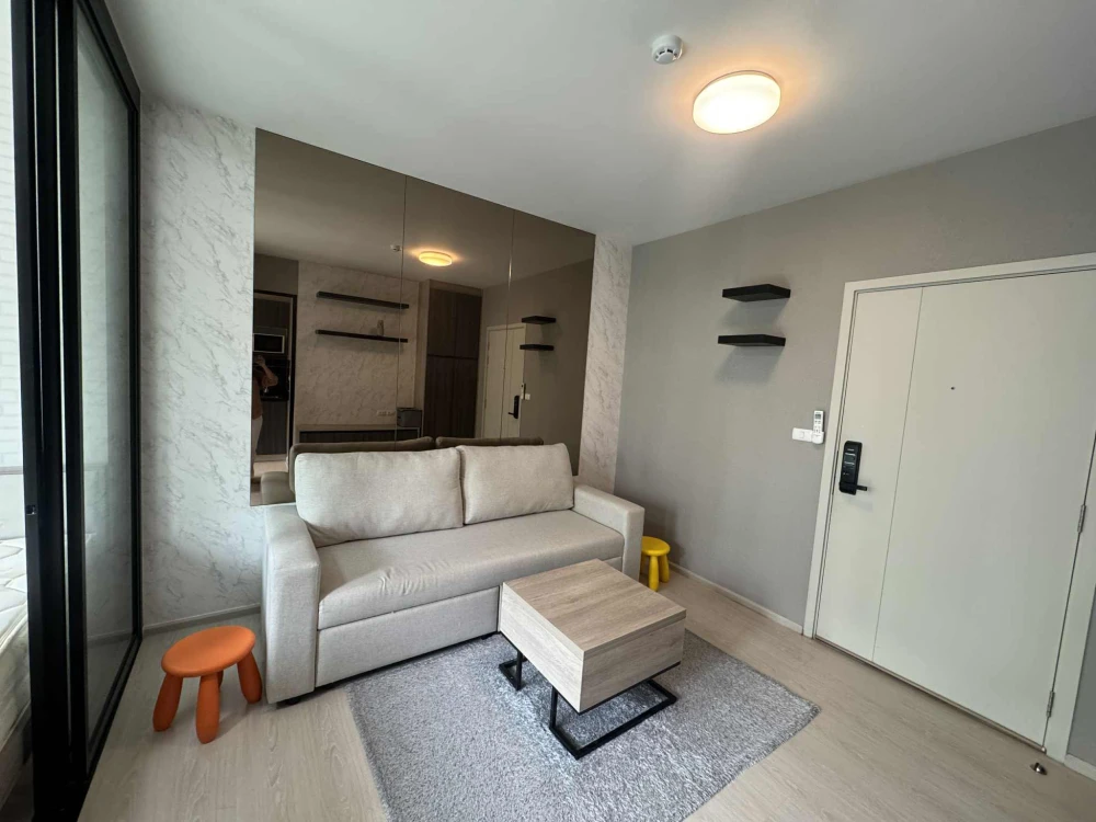 Selling Unio Sukhumvit 72, 4th floor, pool view, fully furnished, ready to move in. Book now!