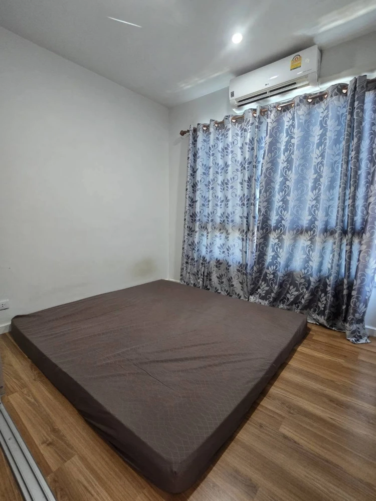Selling V Condo Ladkrabang, 5th floor unit. Fully furnished with all amenities. Don't miss out!