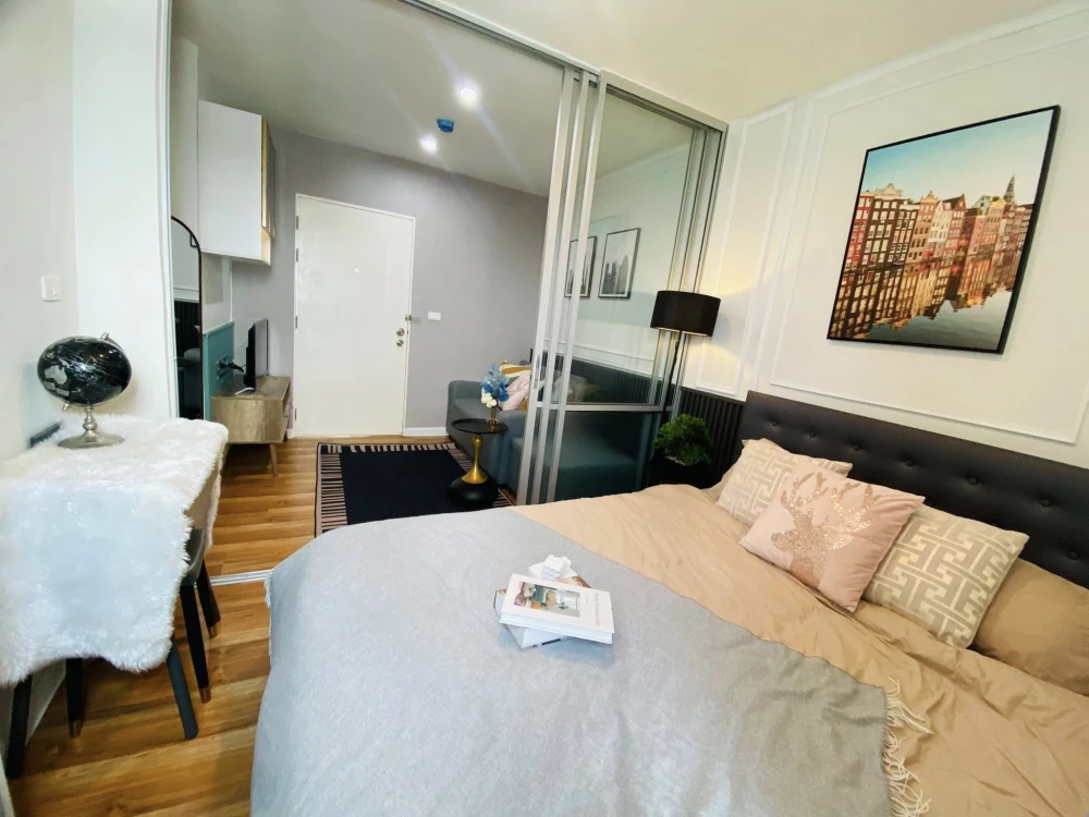 For sale: V Condo Ladkrabang, corner room with privacy, stylishly decorated, fully furnished, just bring your bags and move in.