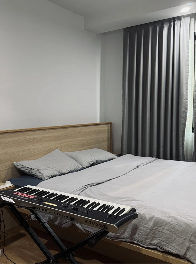 Selling V Condo Salaya, Building 8, 2nd floor. A king-size bed fits comfortably. Fully furnished and ready to move in.