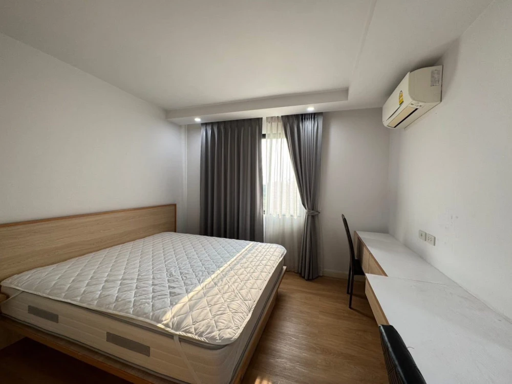 Selling V Condo Salaya, 1 bedroom, 1 bathroom. Fully furnished with appliances. Just bring your bags and move in!