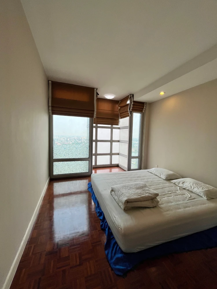 Victoria Lakeview Condominium for sale, 29th floor. River view, great view, ready to move in. Buy now!