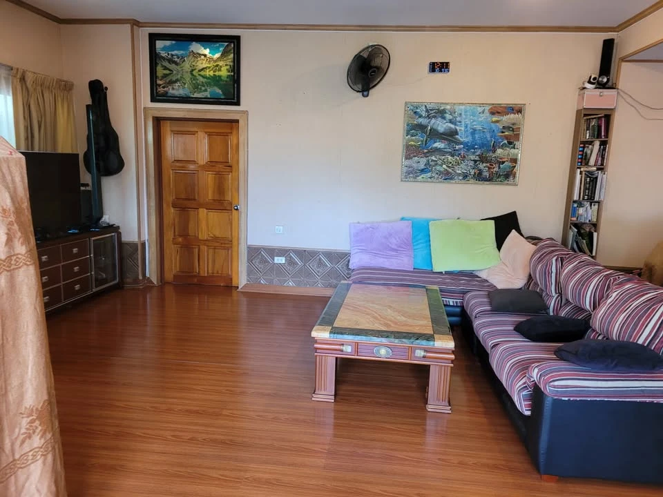View Talay Condominium 5 for sale, Pattaya side, no elevator required, 2 meters above ground level, spacious living space, reserve now.