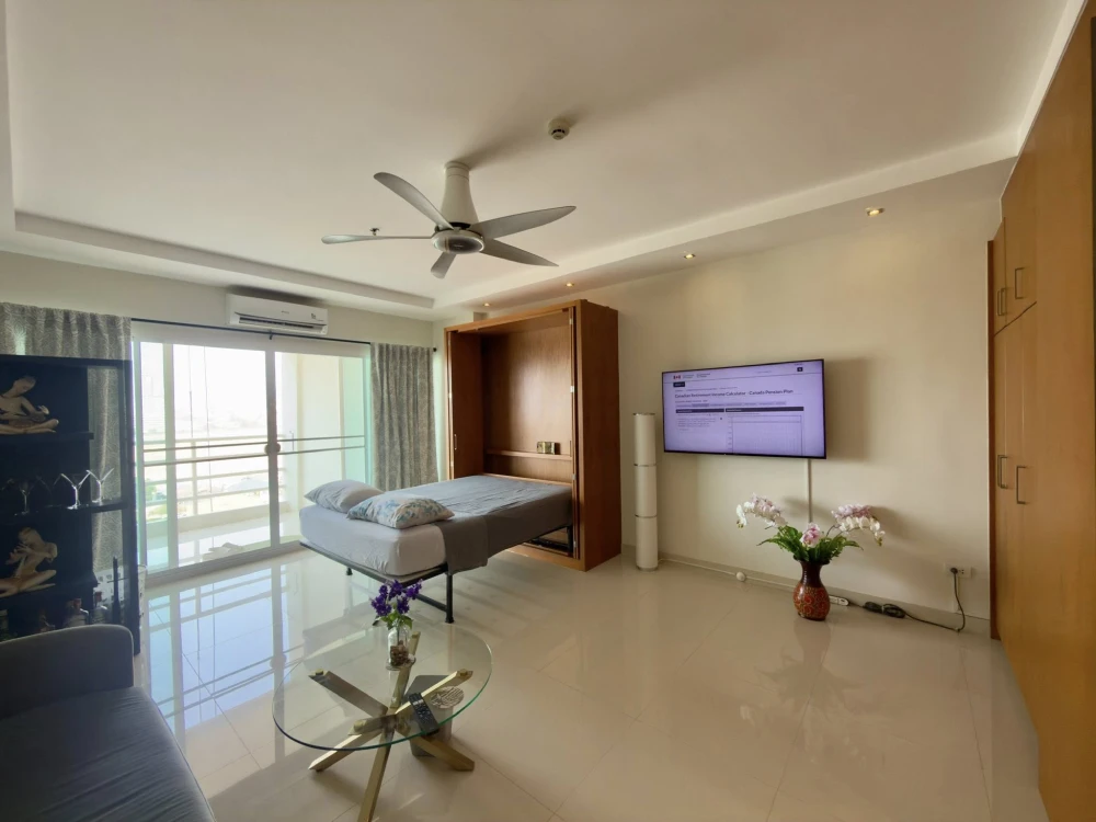 Selling View Talay Jomtien Condominium units 1-8. Ready to move in, high floors, sea view, spacious and comfortable. Book now!