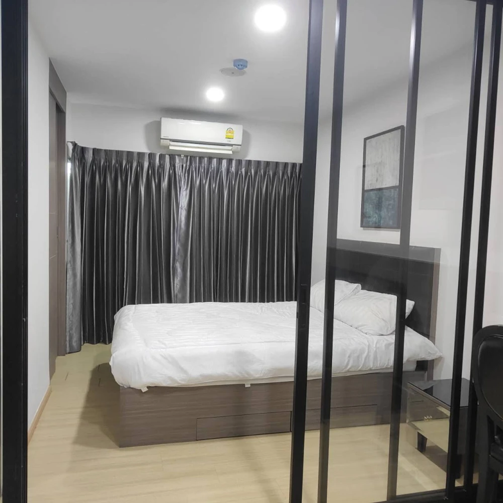 Selling VIIA 7 Bangna by Apasiri. A great-livable unit in a prime location, fully furnished with complete amenities. You can't miss this opportunity!