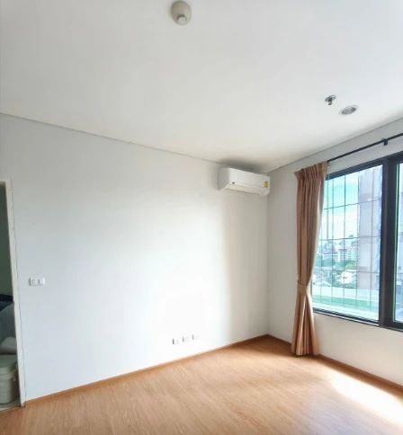 Villa Asoke for sale, 11th floor, comes with complete furniture and appliances. Buy now, hurry!