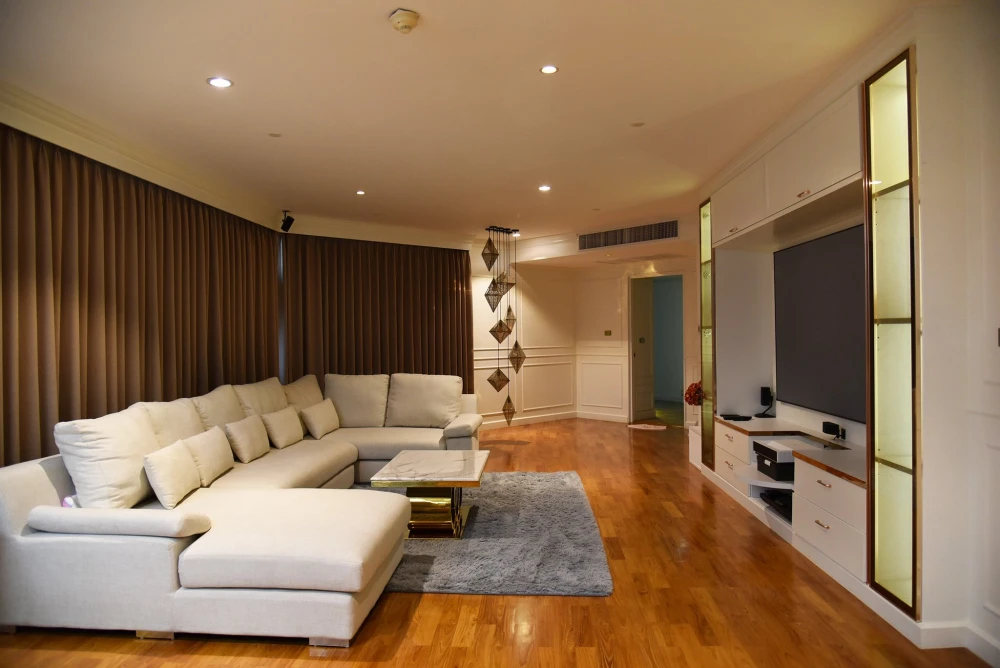 For sale: Watermark Chaophraya River, very spacious room, high floor in the city center, view of the Chao Phraya River. Can you not book it?