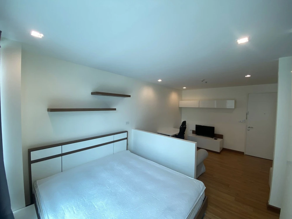 Wish @ Samyan Studio for sale, great location, convenient transportation, fully furnished, hurry and reserve now!