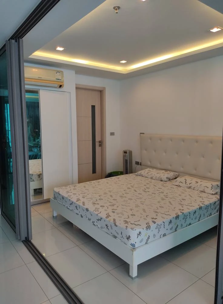 Wong Amat Tower for sale, spacious room with plenty of usable space, fully furnished, beautiful sea view from high floor, don't miss it!