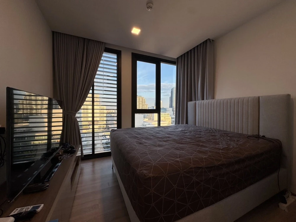 XT Phayathai for sale, corner unit, not crowded, lots of usable space, built-in furniture, full facilities, reserve now!