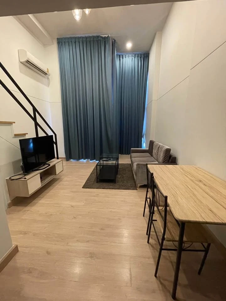 Keep it simple but stylish Live in luxury. Must be at Knightsbridge Duplex Tiwanon for rent or sale.